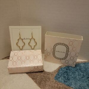 Stella & Dot Gold Quatrefoil Earrings